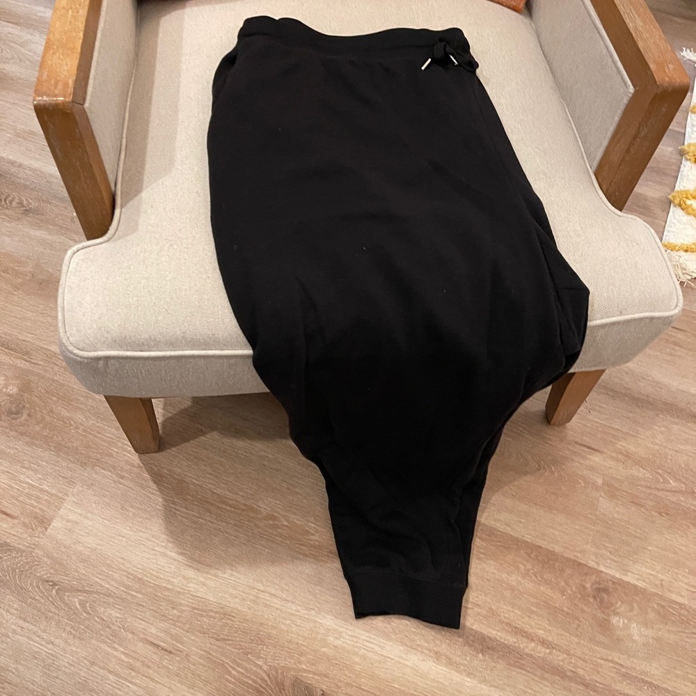Like new super soft Old Navy black sweatpants 4x